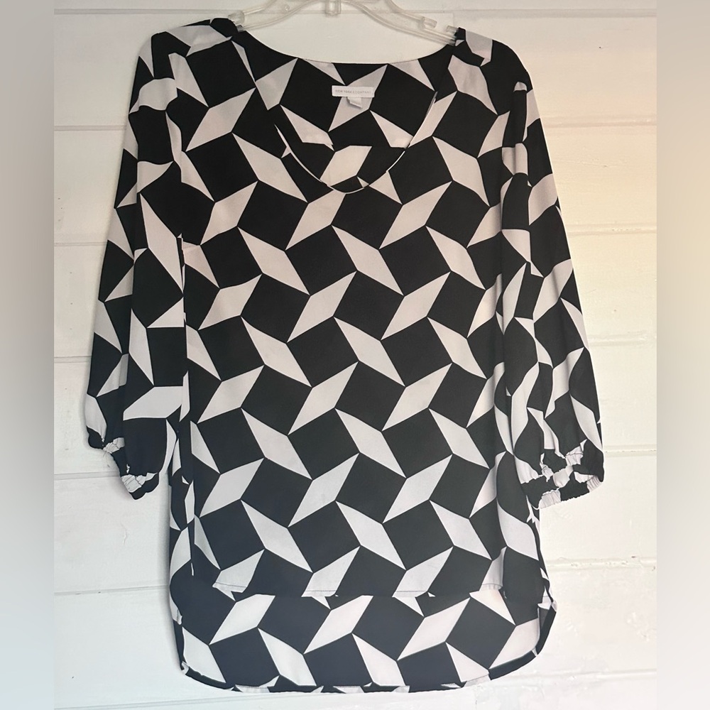 New York & Co Diamond Pattern 3/4 Sleeve Blouse